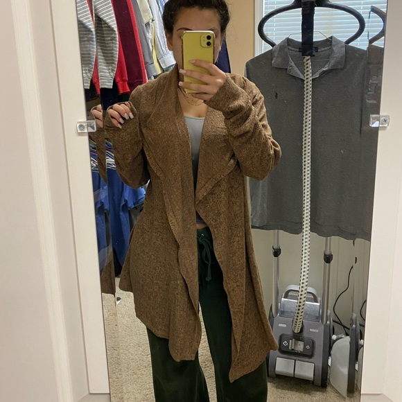 Cardigan - Picture 2 of 9